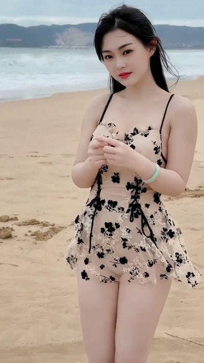चाइनीस स्मॉल लड़की बहुत खूबसूरत Chinese small girl very beautiful