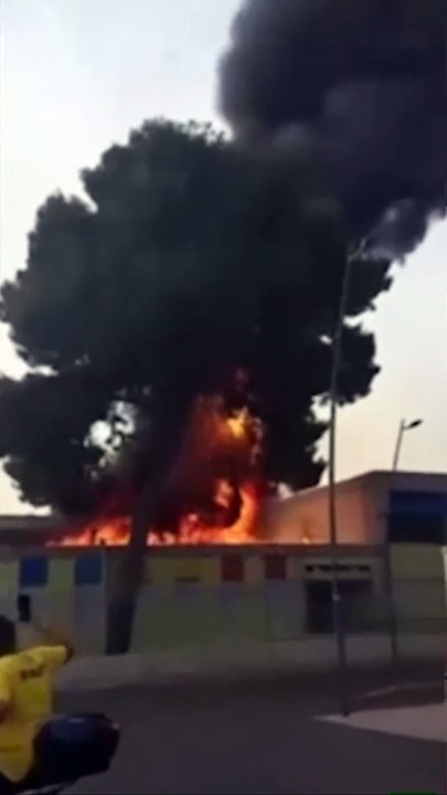 Taranto, a fuoco scuola elementare