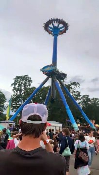 Terror en la altura: 28 personas quedaron colgadas “boca abajo” en un juego mecánico