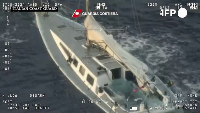 عمليات بحث عن مفقودين بعد غرق قاربين يقلان مهاجرين قبالة سواحل إيطاليا