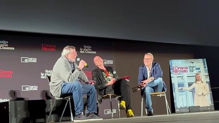 Francesco Guccini in Piazza Maggiore apre "Sotto le stelle del Cinema"