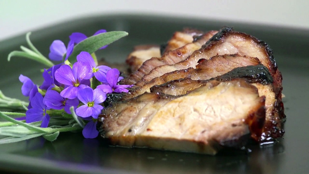11620-231571928cooking food