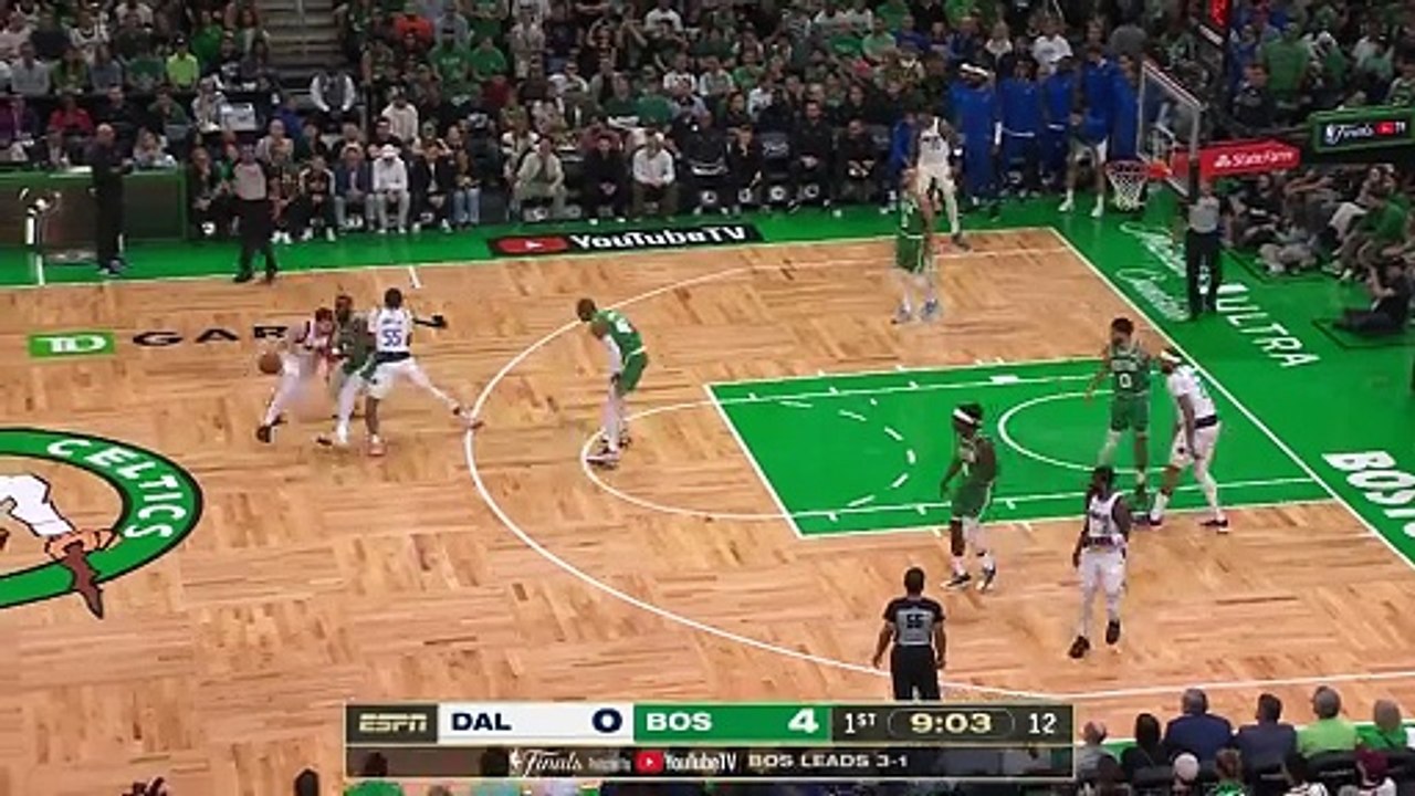 Doncic sets up Jones for the alley-oop