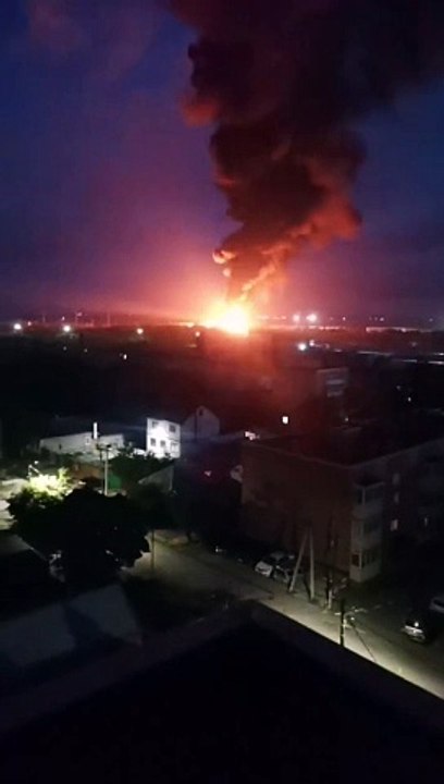 Incêndio deflagra numa refinaria de petróleo russa após ataque de drones