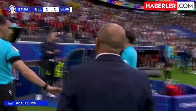 Herkes onu konuşuyor! Halil Umut Meler, verdiği kararlarla maça damgasını vurdu