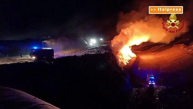Spento l'incendio doloso nella discarica di Bellolampo: a Palermo torna l'incubo diossina