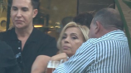 Carmen Borrego, molesta tras la misa por su madre, contesta a Gustavo: "La iglesia es pública"