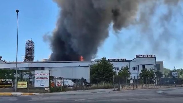Tuzla'da fabrika yangını