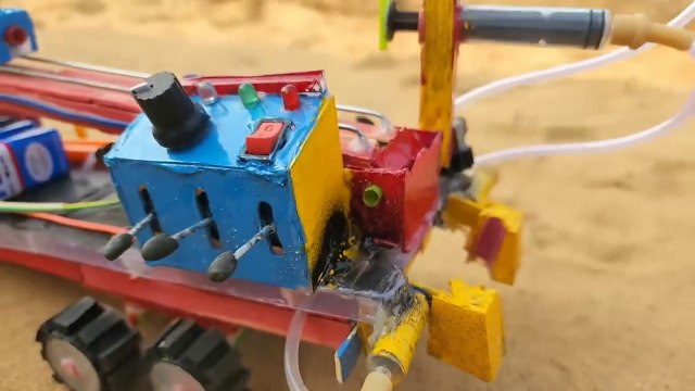 Build Your Own Mini Borewell Drilling Machine (Tractor Powered, Hydraulic) | Science Project