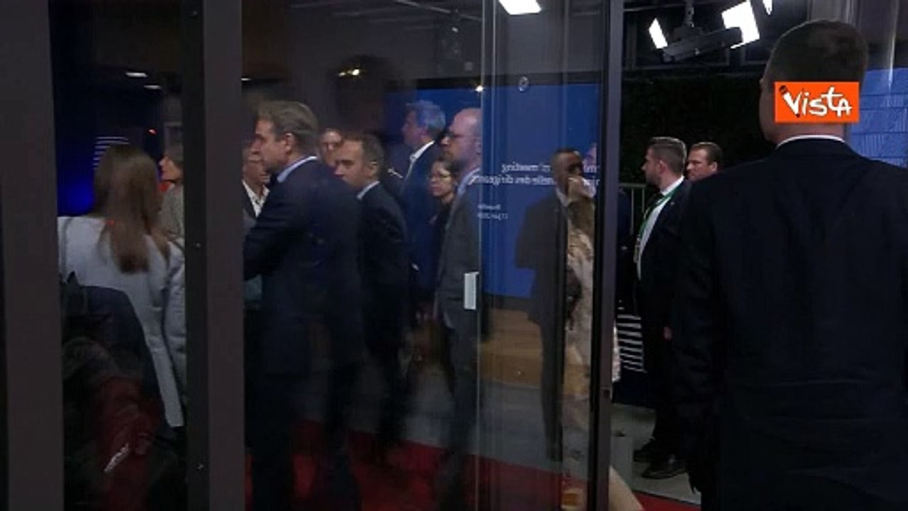 Riunione informale membri del Consiglio Ue, l'uscita di von der Leyen