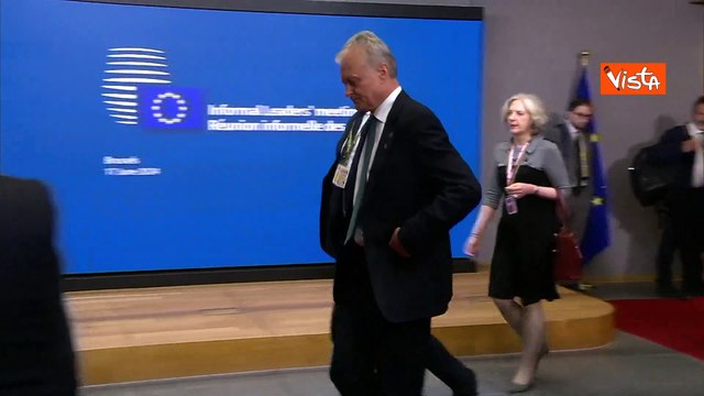 Riunione membri consiglio Ue, l'uscita di Giorgia Meloni