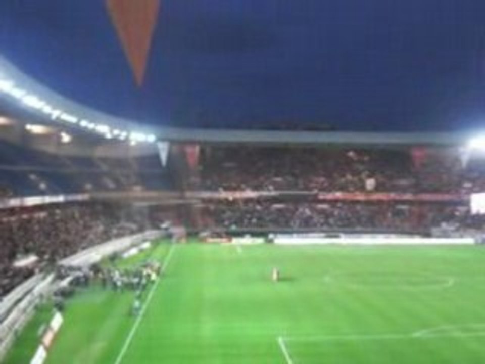 fusée balancée jusqu'au pied de la F