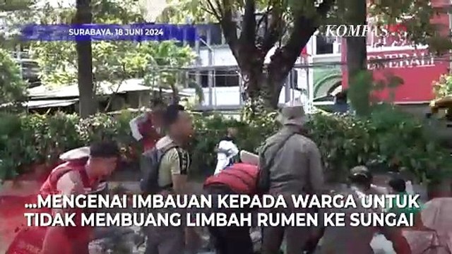 Petugas DLH Surabaya Patroli Cegah Pembuangan Limbah Rumen ke Sungai