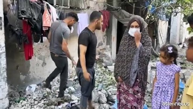 Raid israeliani sul campo profughi a Nuseirat, almeno 17 morti