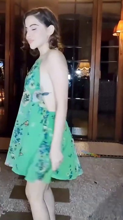 Hot video of Urfi and Her Dress_ Women in Green  _ Video _ Trendingsong _ Viral video _sorts(720P_60FPS)