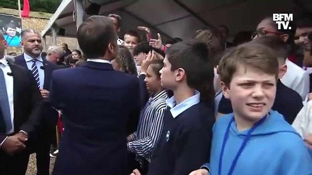 Interpellé par un enfant, Emmanuel Macron au sujet de Gabriel Attal:  "C'est un peu mon petit frère"