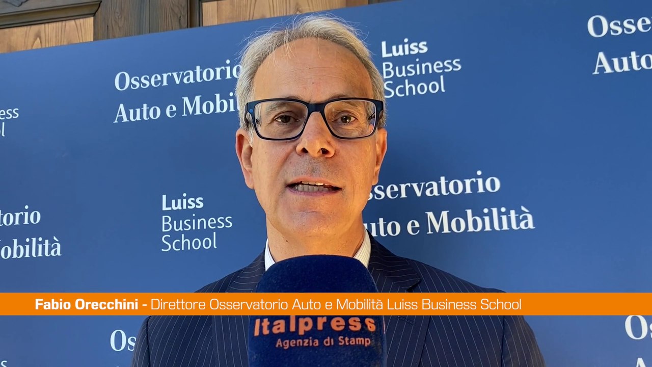 Orecchini "L'automobile sapiens sta già prendendo forma"