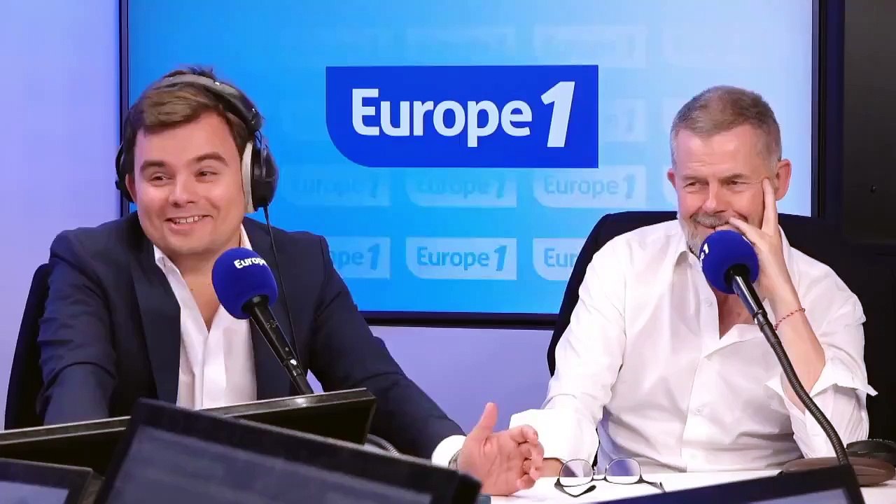 Regardez Cyril Hanouna qui se paye en direct sur Europe 1 les journalistes qui ont critiqué la première de son émission de radio, en les citant un par un : "Ils sont coupés des réalités derrière leur ordinateur"