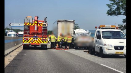 평택제천고속도로서 1t 화물차가 대형 탑차 들이받아...2명 사상 / YTN