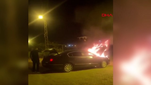 Park halindeki otomobil alev alev yandı; o anlar kamerada