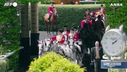 Re Carlo al Royal Ascot con Camilla, in ricordo di sua madre
