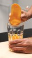 Cómo pelar un mango con un vaso