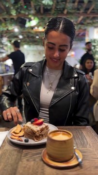 Coffee shops in #London ⭐️☕️ . . . . . #dessert #uk #cuteface #eating #cute
