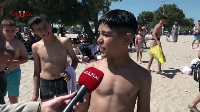 İstanbul'da sıcaktan bunalan denize koştu! Ancak İstanbul'un sahilleri alarm veriyor