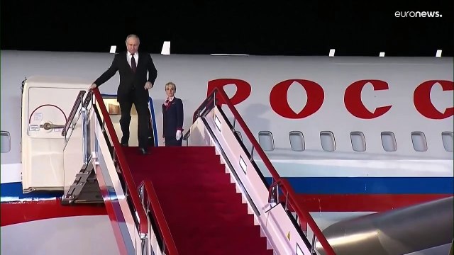 شاهد: زعيم كوريا الشمالية يستقبل بوتين في بيونغ يانغ وشوارع البلاد تتزين بالأعلام الروسية