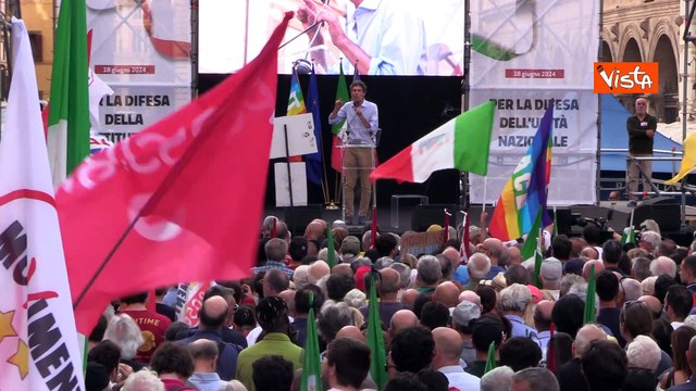 Le opposizioni in piazza insieme contro premierato e autonomia differenziata, le immagini