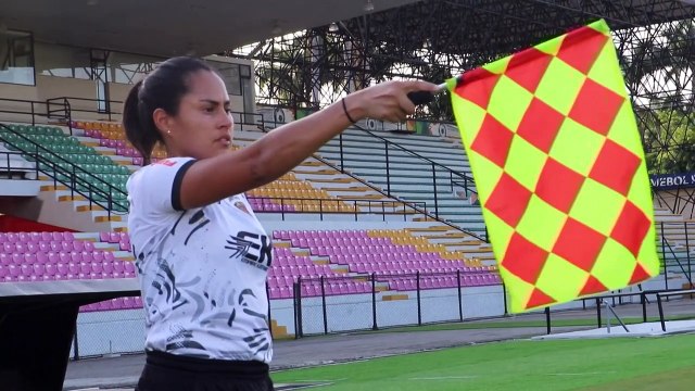Las mujeres rompen barreras del arbitraje en la Copa América