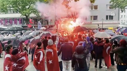 Türkiye'nin EURO 2024'teki ilk maçını izleyen 50 bin Türk taraftar, Almanya'da caddelere indi