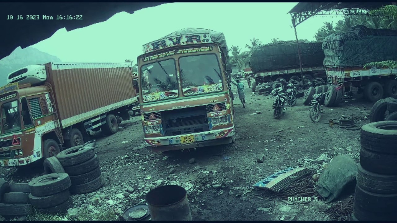 Live accident Tyre burst