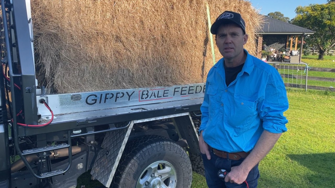 Matt Higgins | Gippy Bale Feeder | Stock & Land