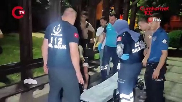 Çocukların kavgasını ayırmak isterken bıçaklandı