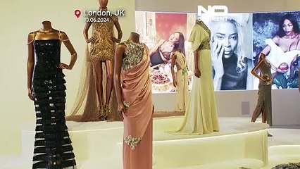 "Naomi: in fashion", gli abiti della top model Naomi Campbell in mostra a Londra