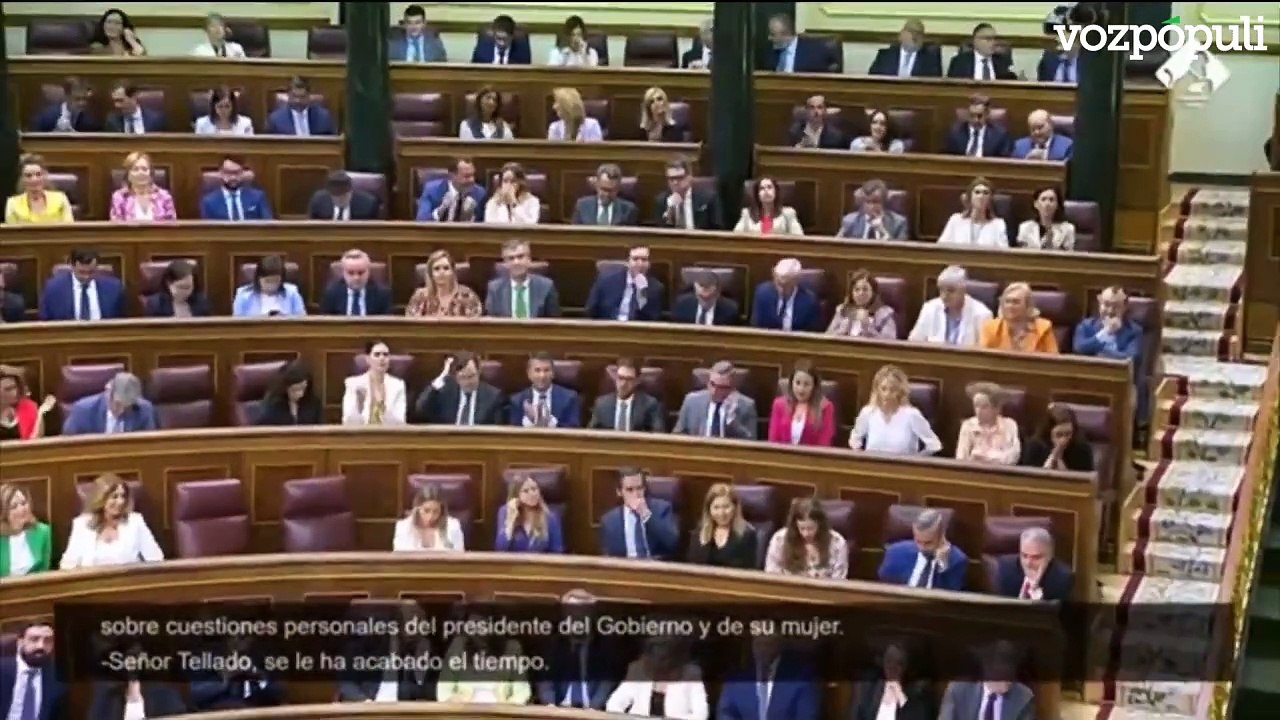 Ovación del PP en masa a Feijóo por su respuesta a Sánchez