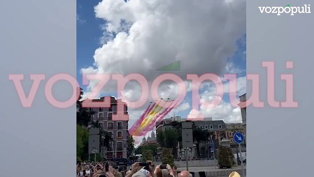La Patrulla Águila dibuja la bandera de España en el X Aniversario de la coronación de Felipe VI