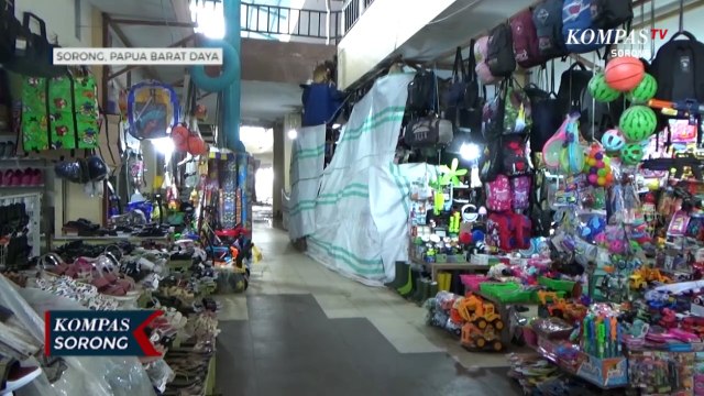 Pasar Termegah Sorong Kini Dibangun Lapak Darurat Karena Sering Bocor