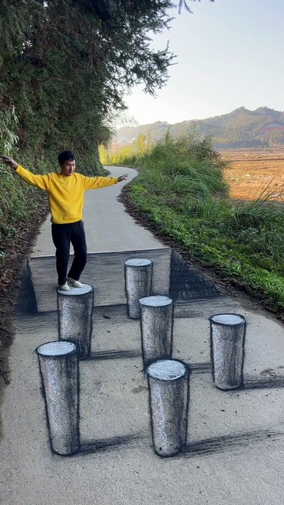 Amazing 3D Illusion Art on Road#reels #3dart #3dpainting #3ddrawing #illusion #illusionart #opticalillusion #art #painting #drawing #roadart