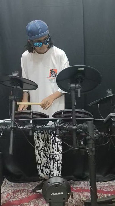 RD drummer