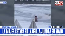 El desesperante momento en el que el mar se tragó a una joven que estaba con su novio en la orilla
