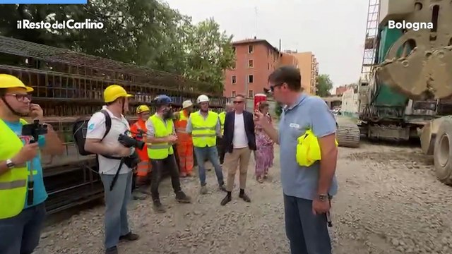 Bologna, Matteo Lepore in visita al cantiere dell'ex Veneta in via Libia