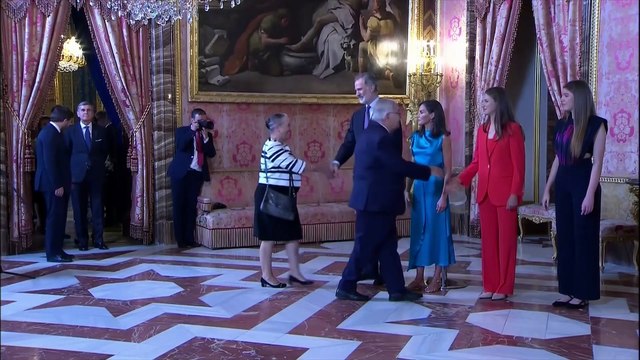 Celebración del X aniversario de Felipe VI: Compromiso , condecoraciones y un brindis sorpresa