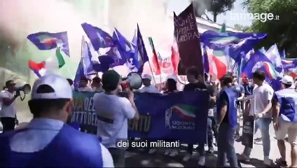 Avanza el fascismo entre los jóvenes que siguen a Meloni