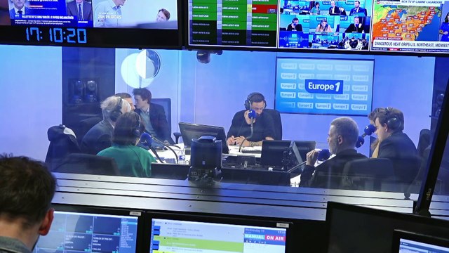 Cyril Hanouna - Julien Odoul, candidat RN aux élections législatives, est l'invité de «On marche sur la tête»