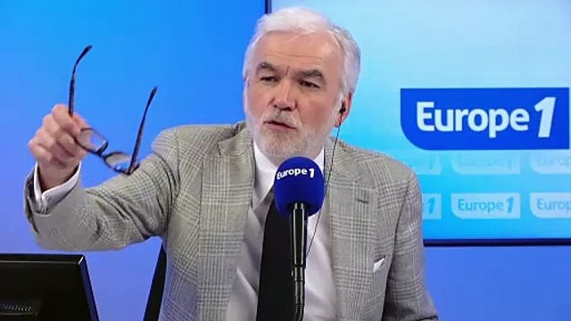 «Pleins pouvoirs», modalités, histoire... Tout savoir sur l'article 16 qu'Emmanuel Macron pourrait déclencher