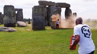 Incident de vandalisme à Stonehenge : Deux militants écologistes arrêtés