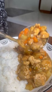GOLDEN CURRY AU POULET #curry #goldencurry #japonais #nippon #currychicken #chicken #cuisine #cooking #recette #recipe #recipes #easyrecipe #recettefacile