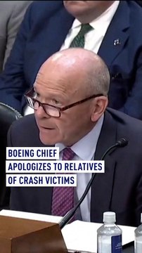 Boeing chief apologizes to relatives of crash victims